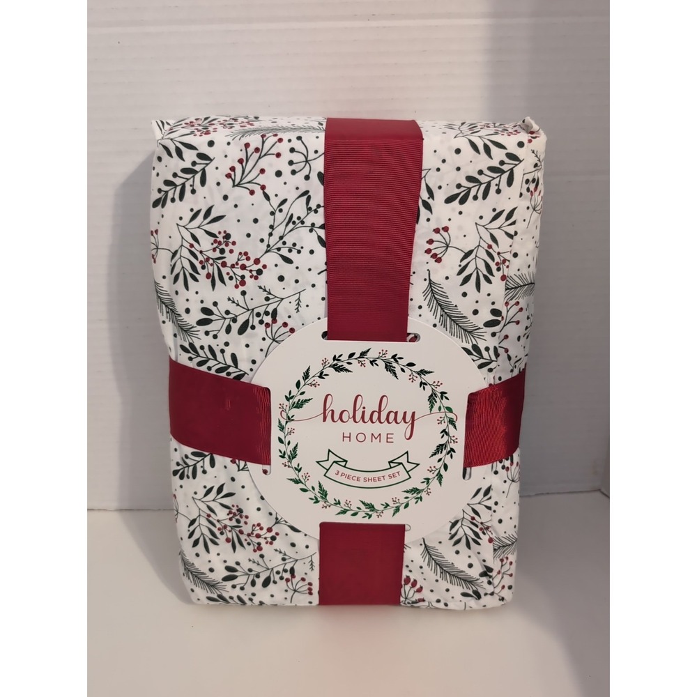 Holiday Home 3 Piece Twin Sheet Set Pine & Berries‎ NWT
